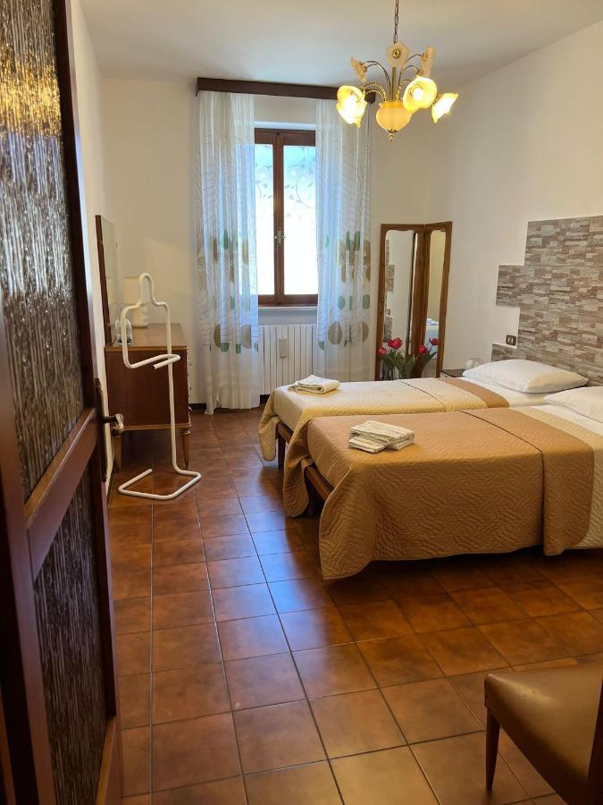 Casa Caterina 2 Storey House, With A Mountain View Toscolano Maderno Ngoại thất bức ảnh